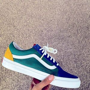 Brand new yacht club Vans